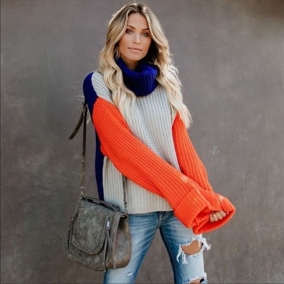 Vici Sweaters - NWOT Vici Sweater Small